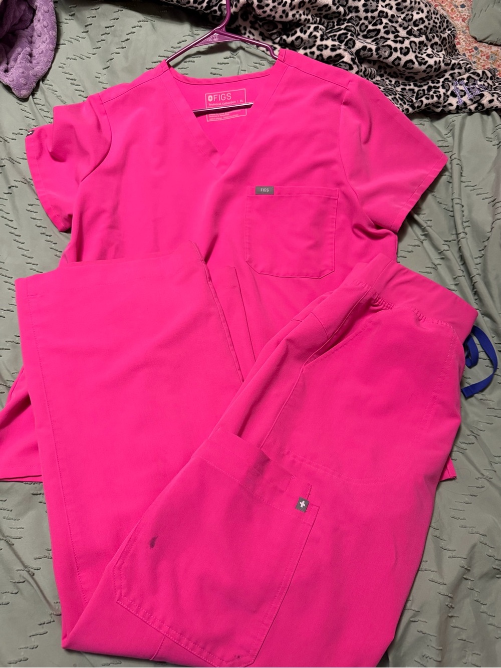 FIGS Women's Scrub Set - Bright Pink V-Neck Top & Drawstring Pants